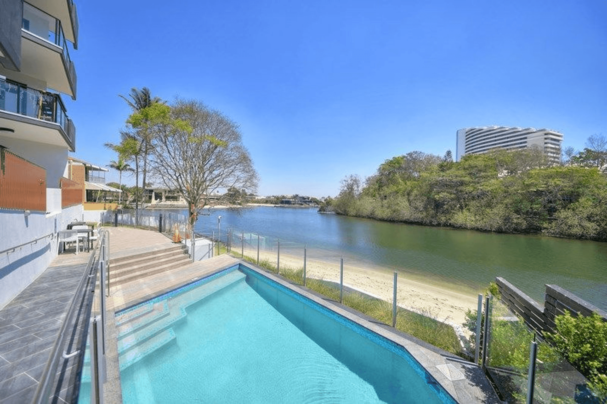 208/9 Hooker Boulevard, BROADBEACH WATERS, QLD 4218