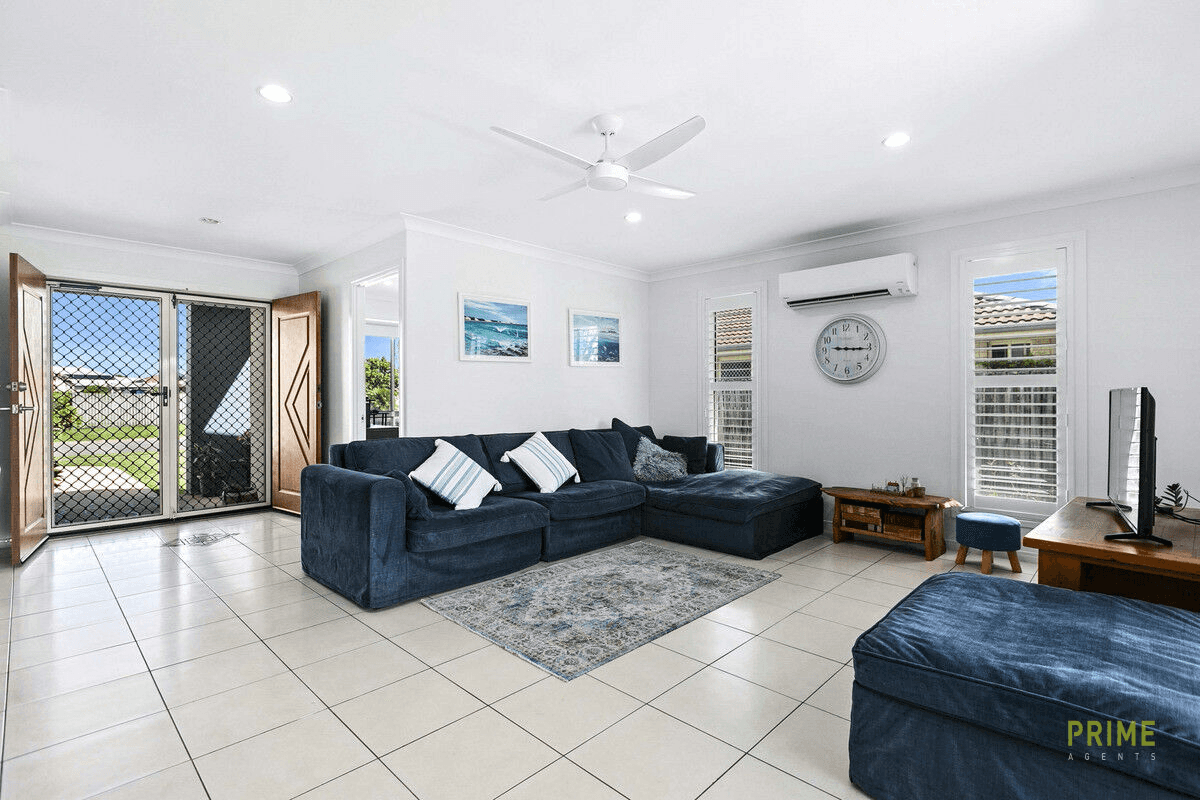 12 Spinnaker Drive, Point Vernon, QLD 4655