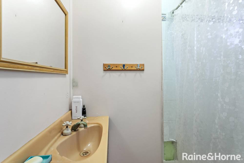 60 Sheaves Road, KALLANGUR, QLD 4503