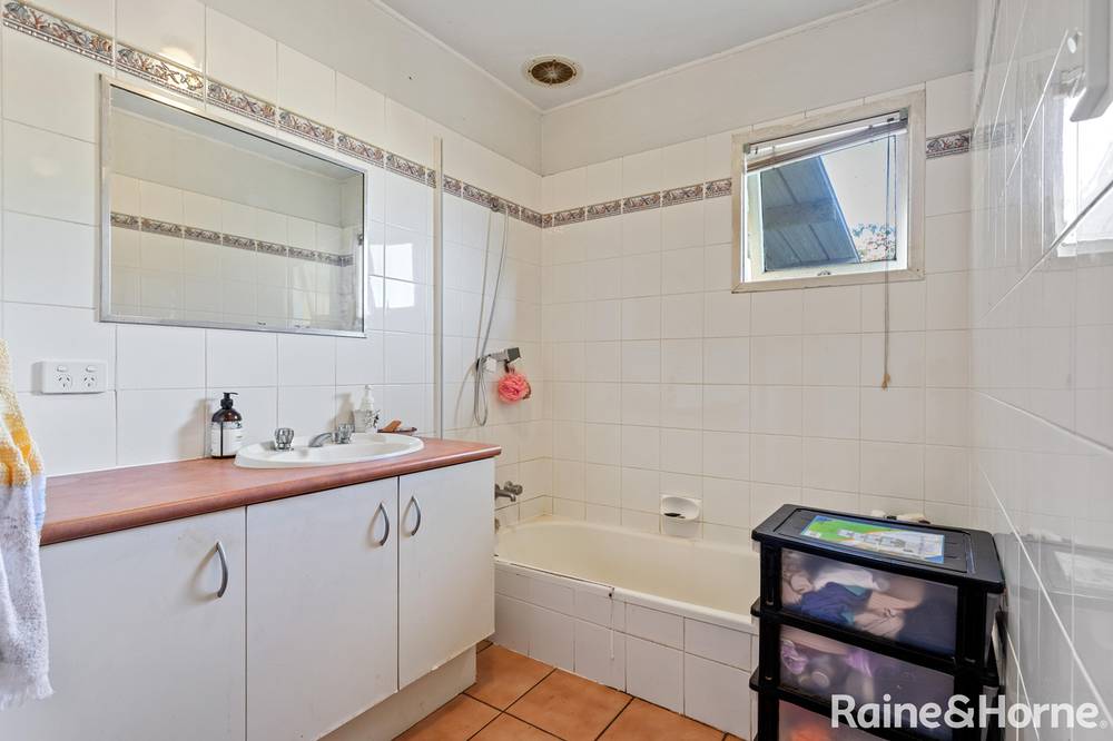 60 Sheaves Road, KALLANGUR, QLD 4503