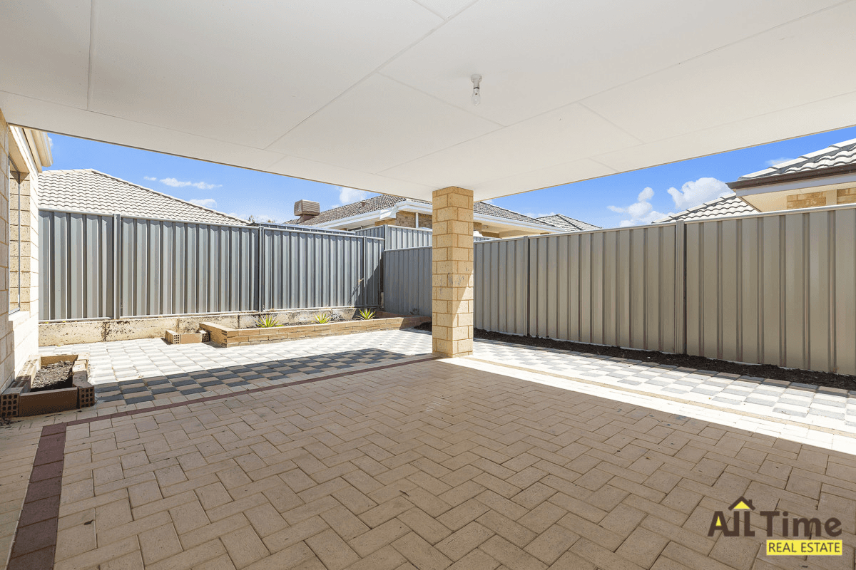 8 Blacksmith Street, Queens Park, WA 6107