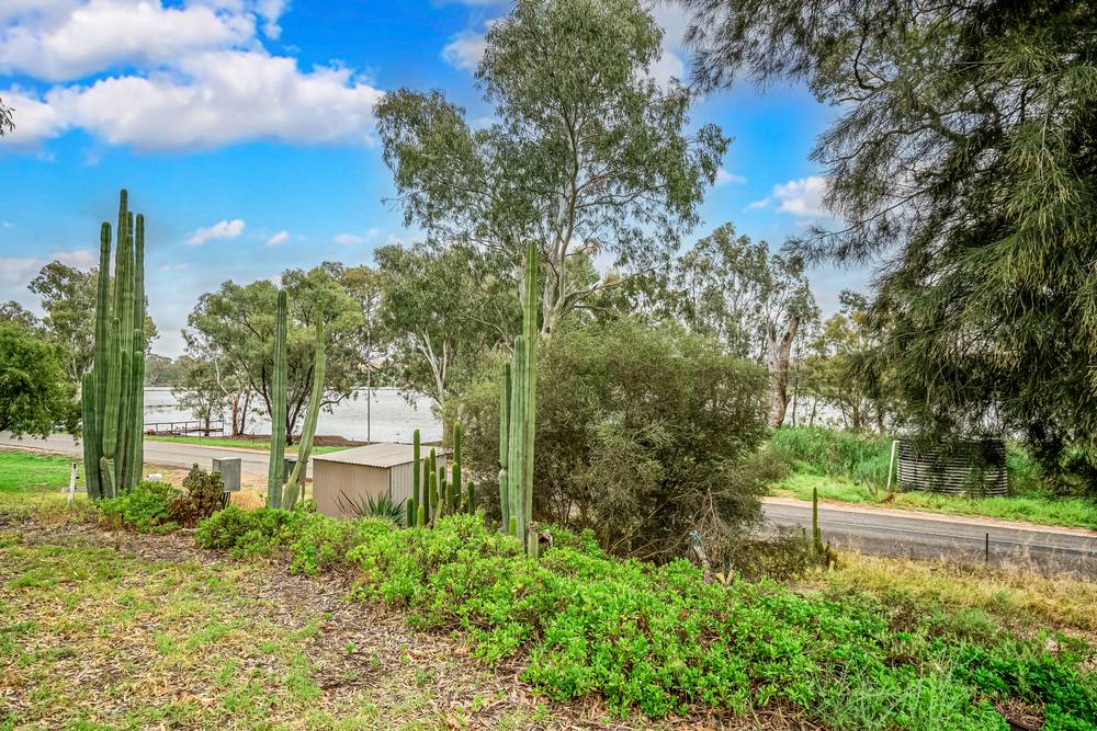 360 East Front Road, Frahns, SA 5238