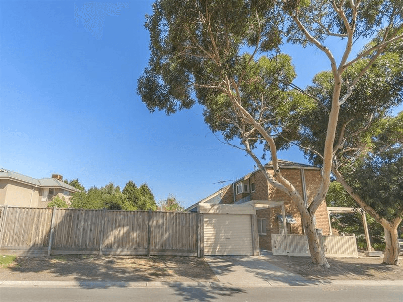 16 Manley Ave, ROXBURGH PARK, VIC 3064