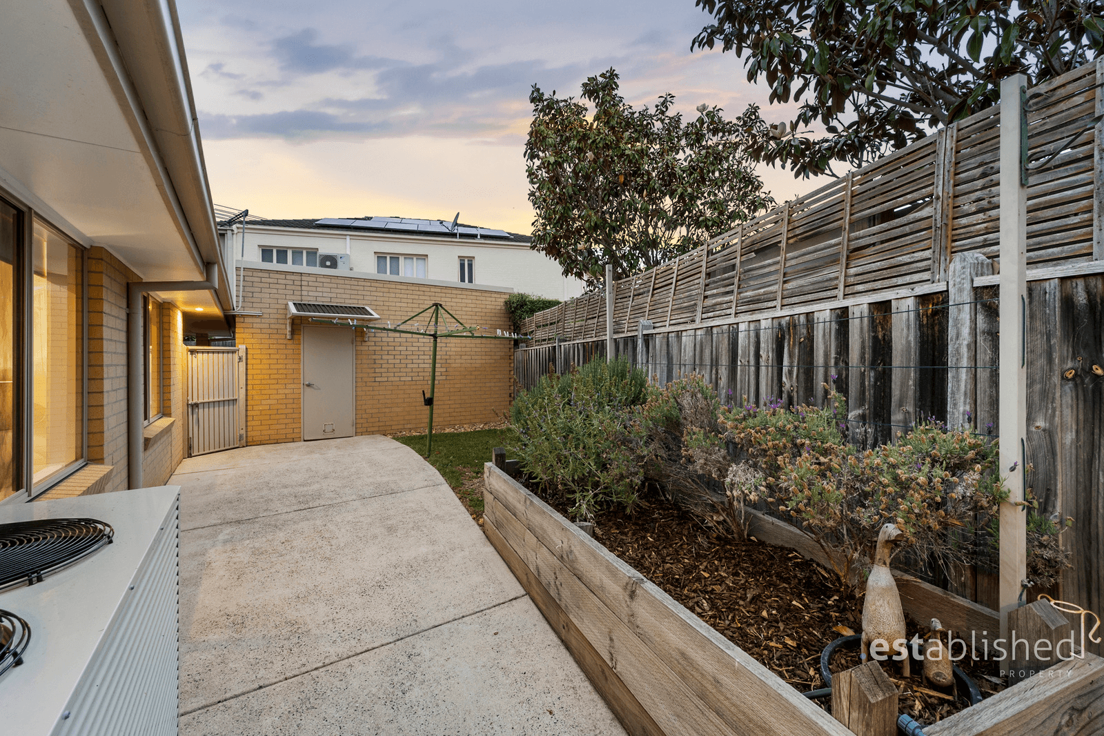 5 Greenview Way, SANCTUARY LAKES, VIC 3030