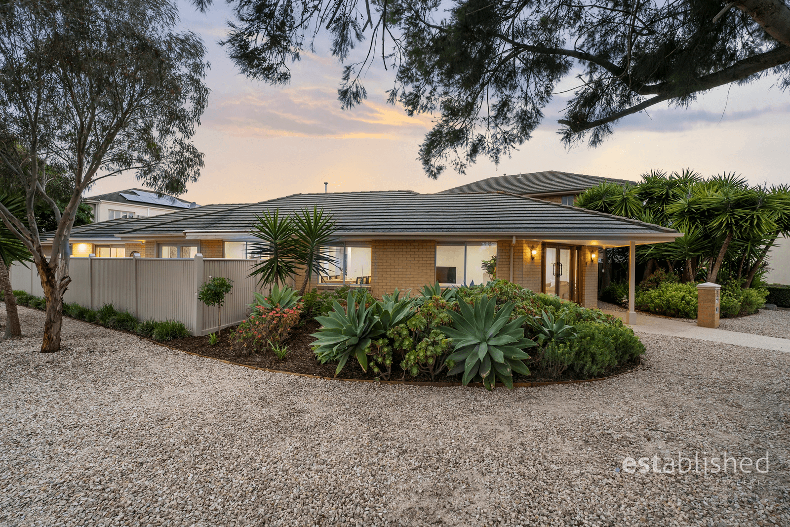 5 Greenview Way, SANCTUARY LAKES, VIC 3030