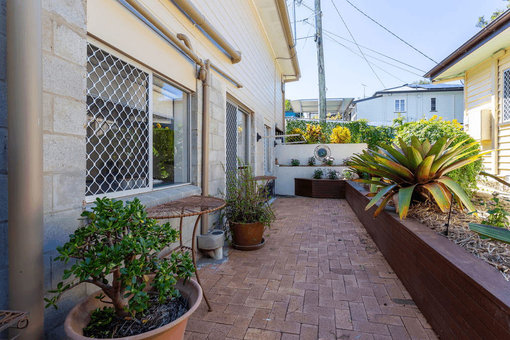 13 Raymond Street, North Ipswich, QLD 4305