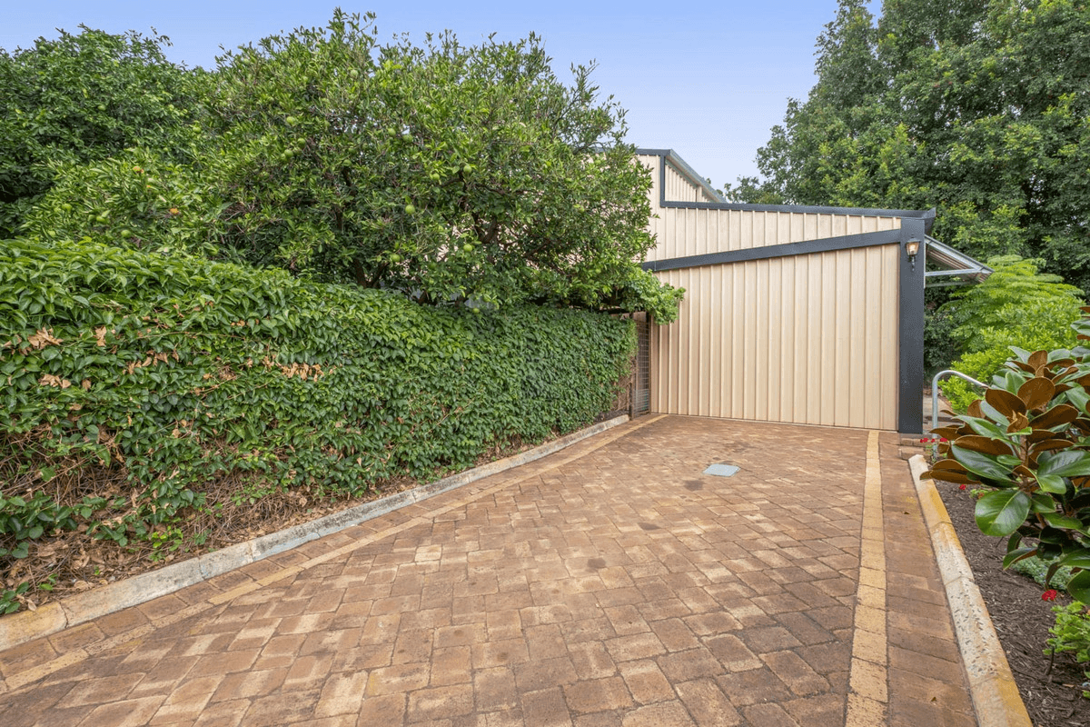 16 Clarence Road, Armadale, WA 6112