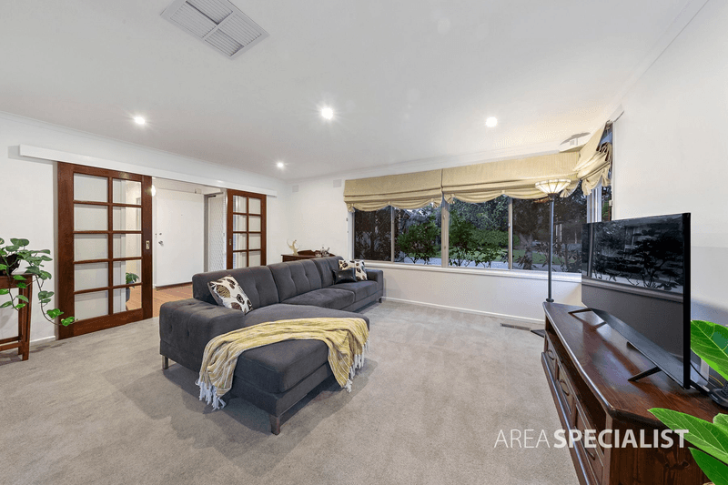 8 Albatross Court, KEILOR, VIC 3036