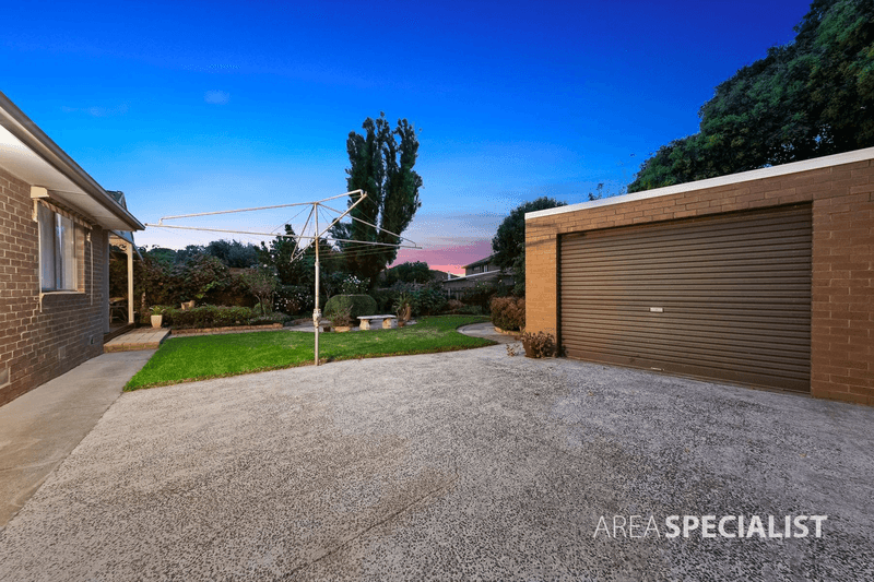 8 Albatross Court, KEILOR, VIC 3036