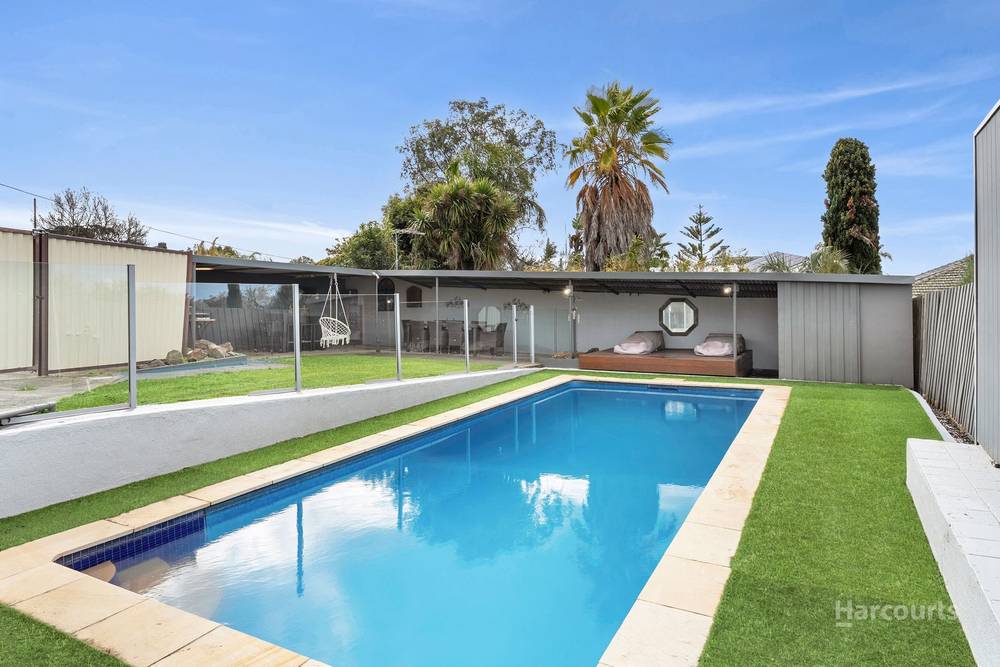 12 Royal Crescent, Hamlyn Heights, VIC 3215