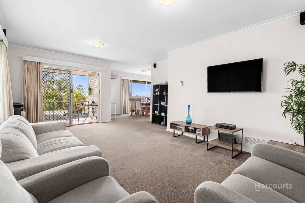 12 Royal Crescent, Hamlyn Heights, VIC 3215