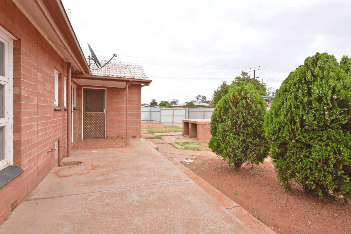 82 Flinders Avenue, Whyalla Stuart, SA 5608