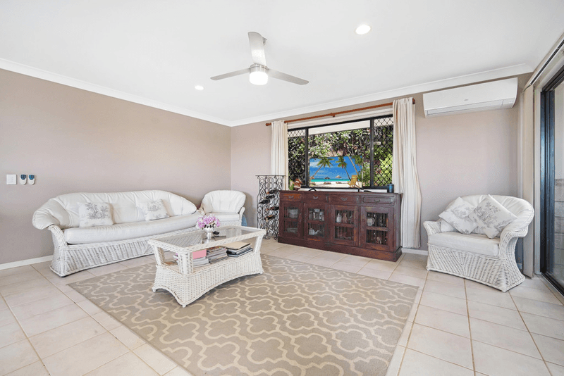 9 Ilminster Crescent, MUDGEERABA, QLD 4213