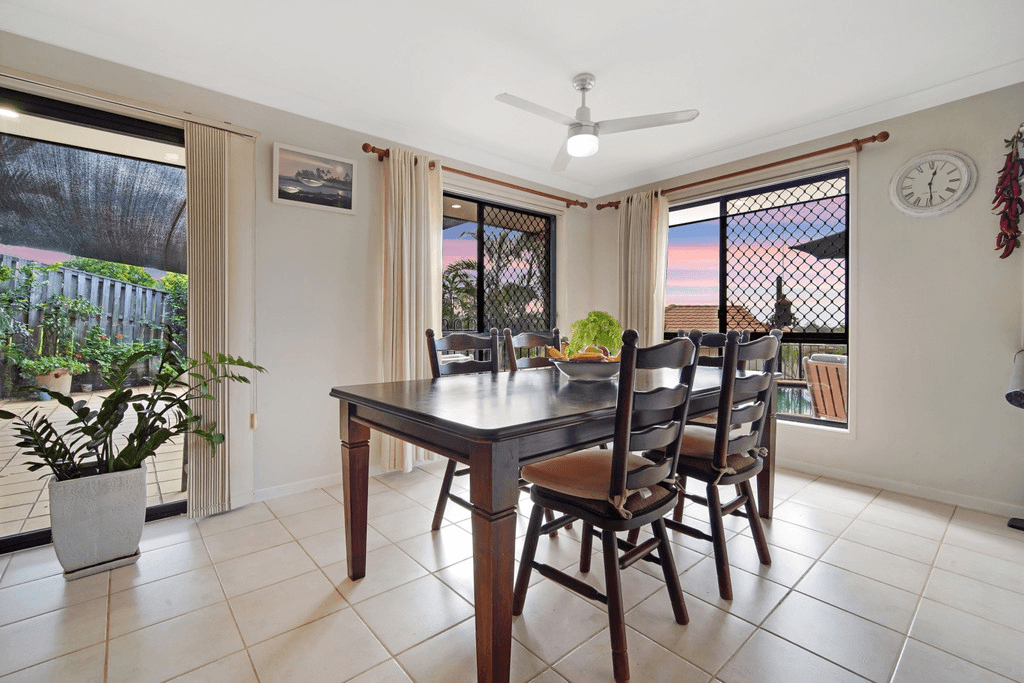 9 Ilminster Crescent, MUDGEERABA, QLD 4213