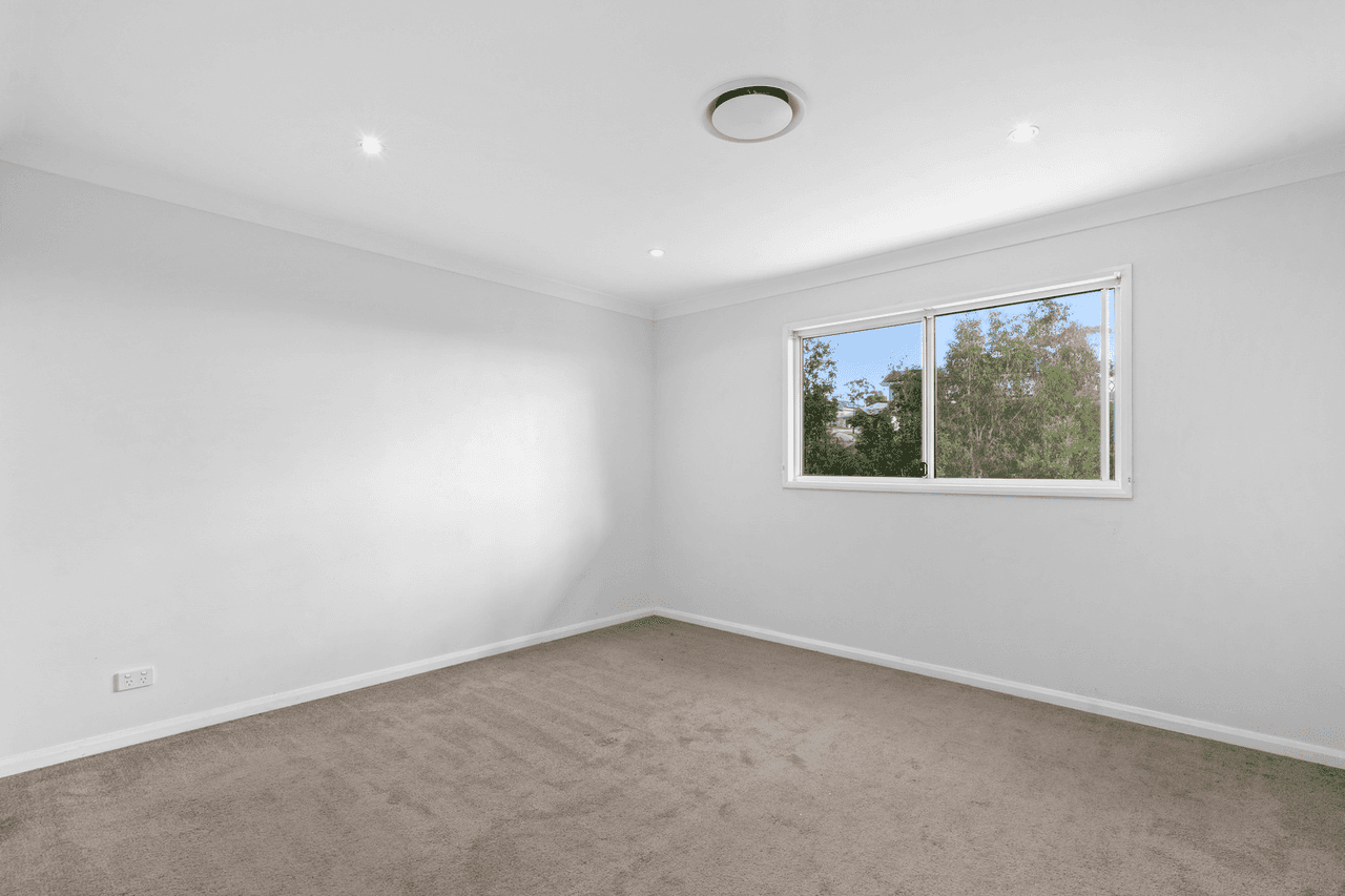 13 Pendragon Drive, COOMERA WATERS, QLD 4209