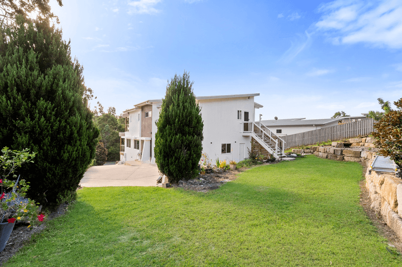 13 Pendragon Drive, COOMERA WATERS, QLD 4209