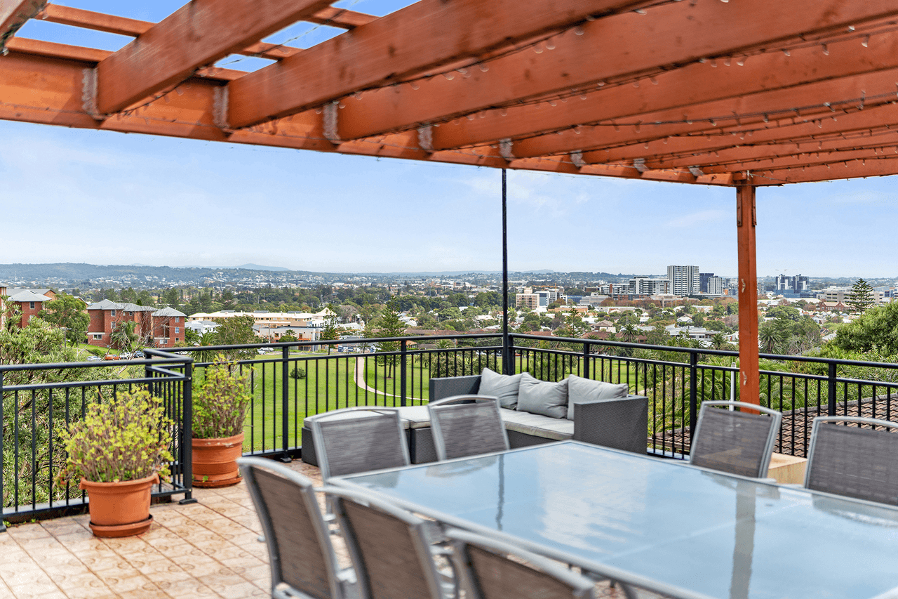 2/48 Nesca Parade, The Hill, NSW 2300