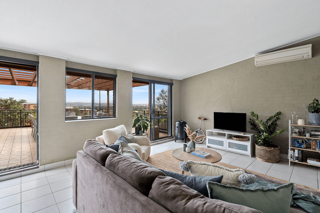 2/48 Nesca Parade, The Hill, NSW 2300