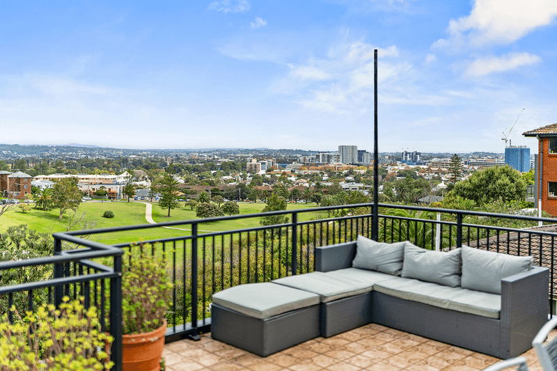 2/48 Nesca Parade, The Hill, NSW 2300