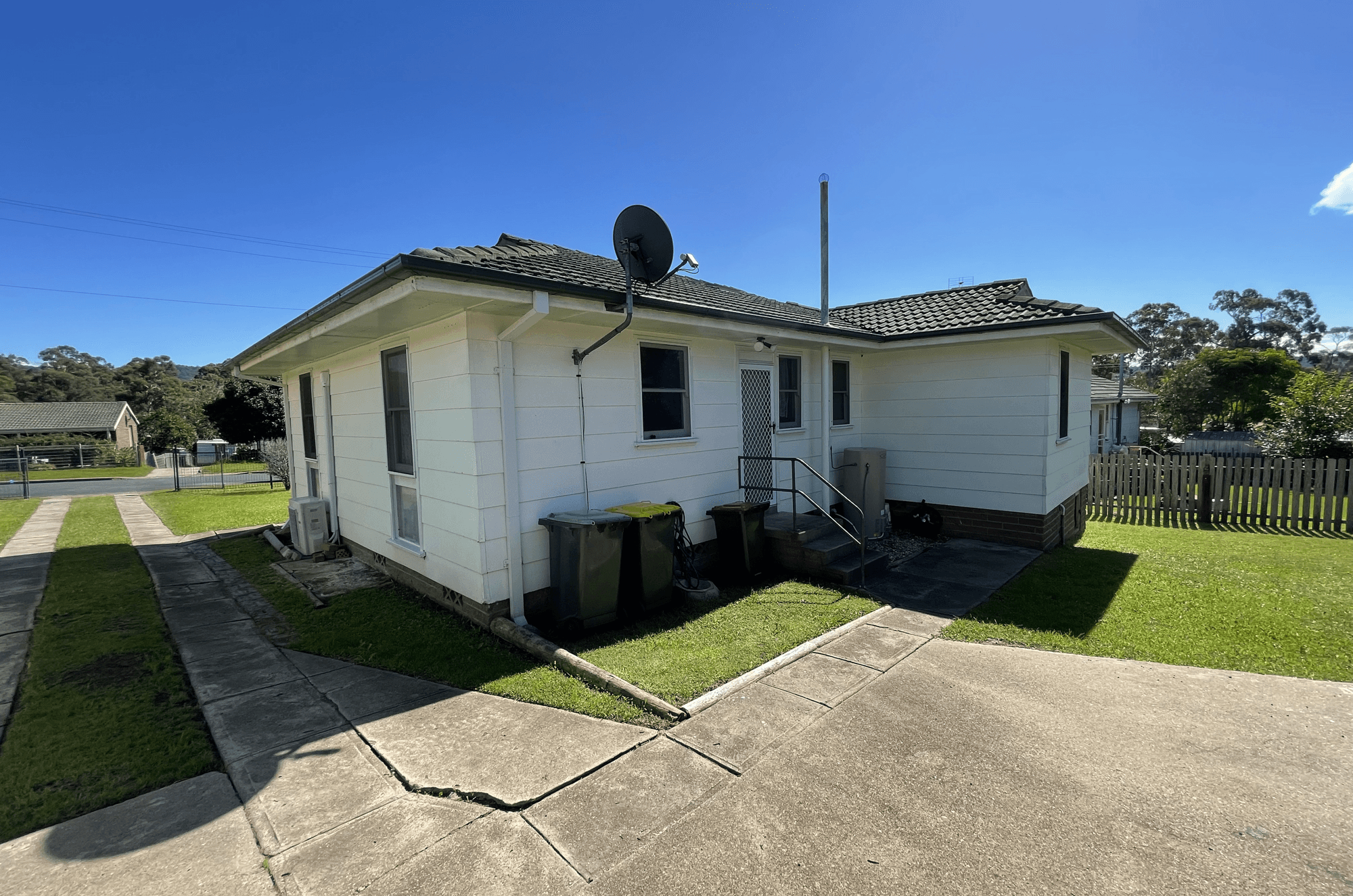 4 Young St, Eden, NSW 2551