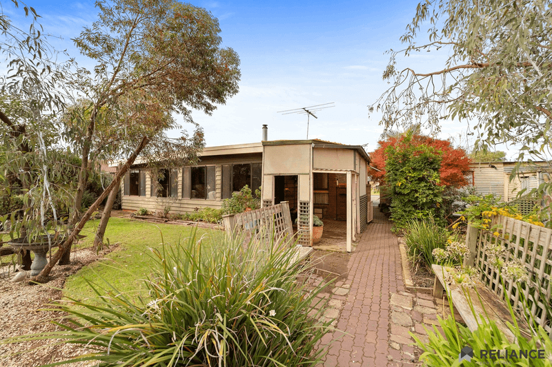 2 Windsor Place, Melton West, VIC 3337