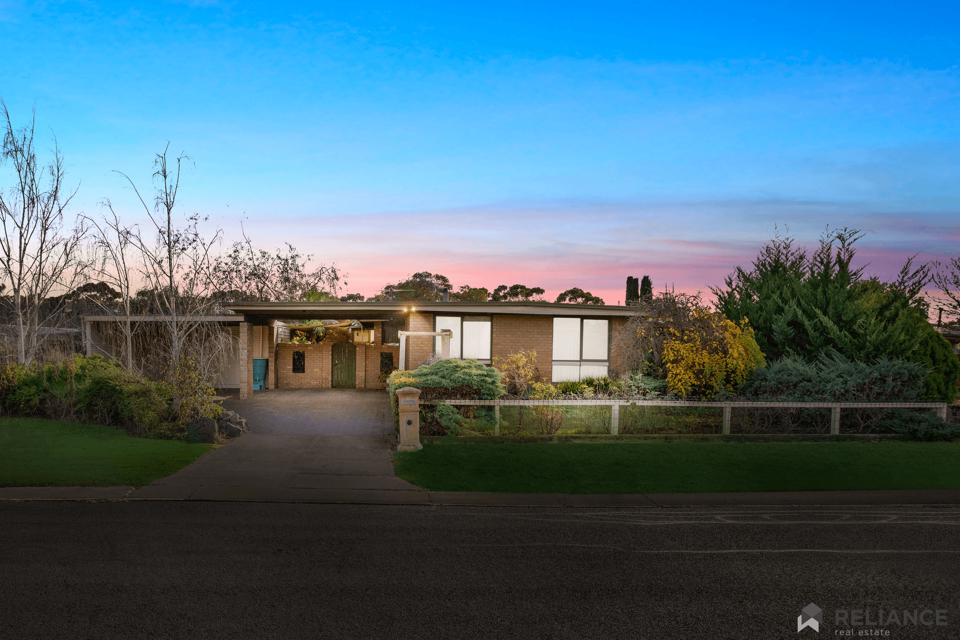 2 Windsor Place, Melton West, VIC 3337