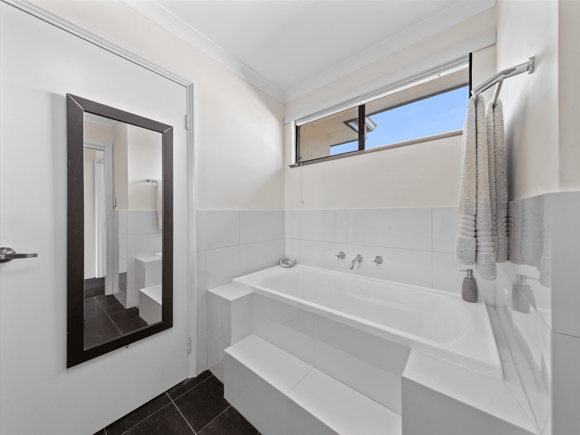 54 Bourbon Street, HAMILTON HILL, WA 6163