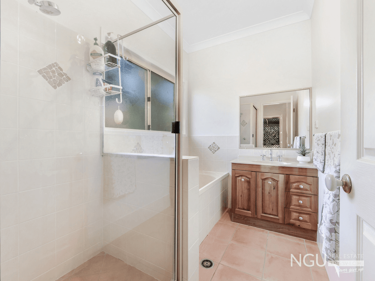 12 Willeen Court, Chuwar, QLD 4306