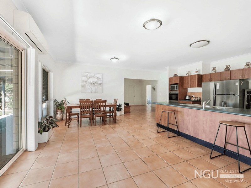 12 Willeen Court, Chuwar, QLD 4306