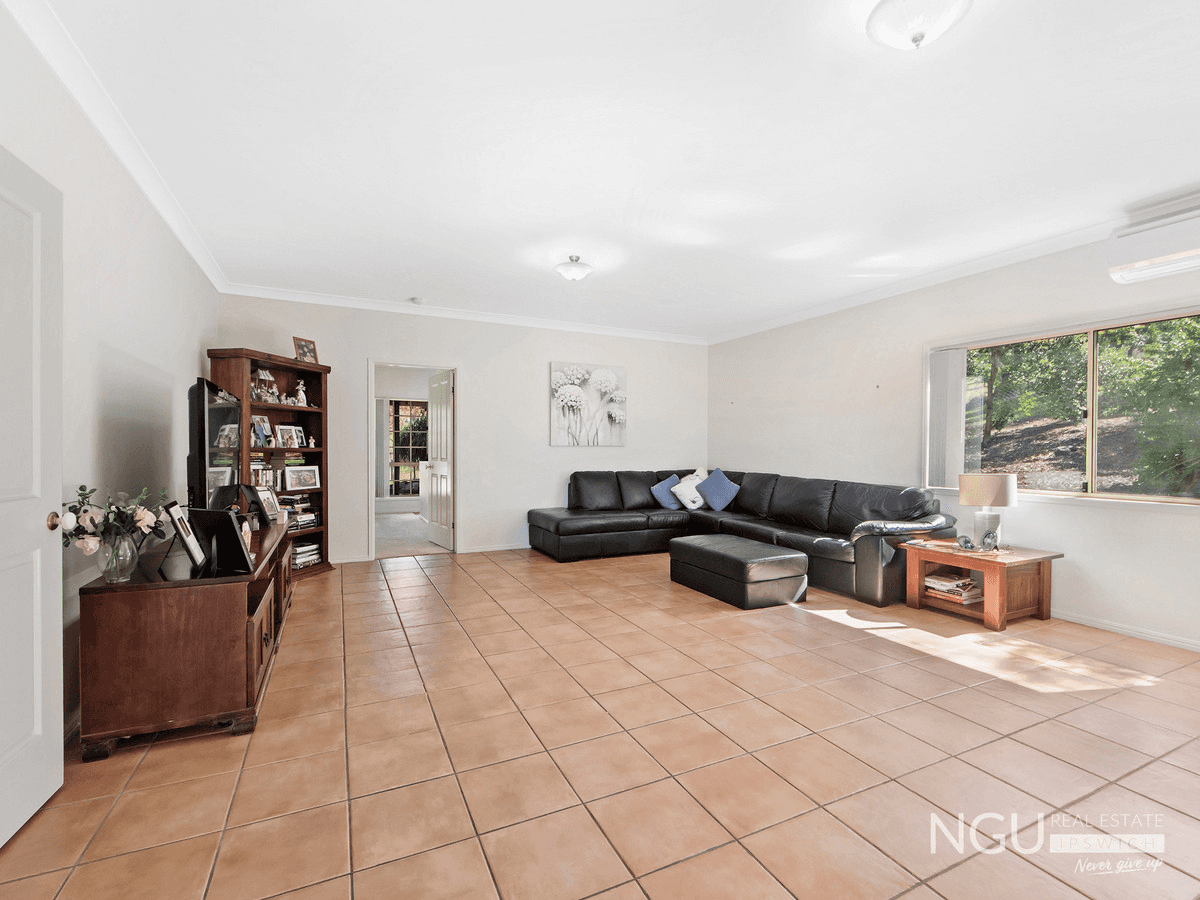 12 Willeen Court, Chuwar, QLD 4306