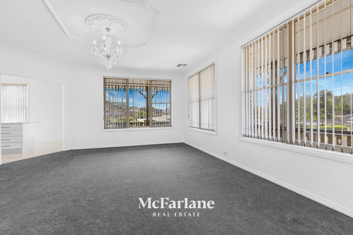 2 Hume Close, Macquarie Hills, NSW 2285