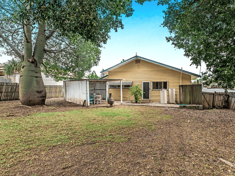 4 Green Street, BOOVAL, QLD 4304