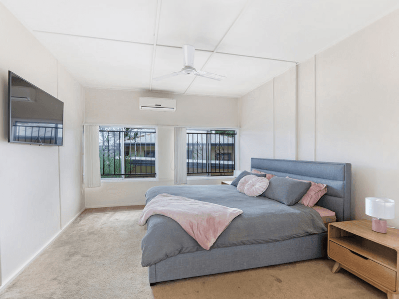 4 Green Street, BOOVAL, QLD 4304