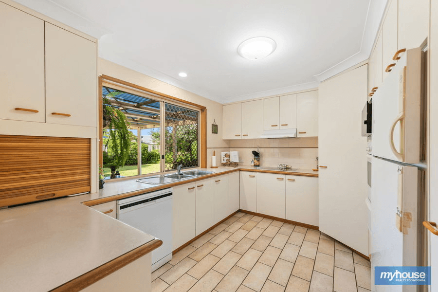 5 Gundry Court, KEARNEYS SPRING, QLD 4350