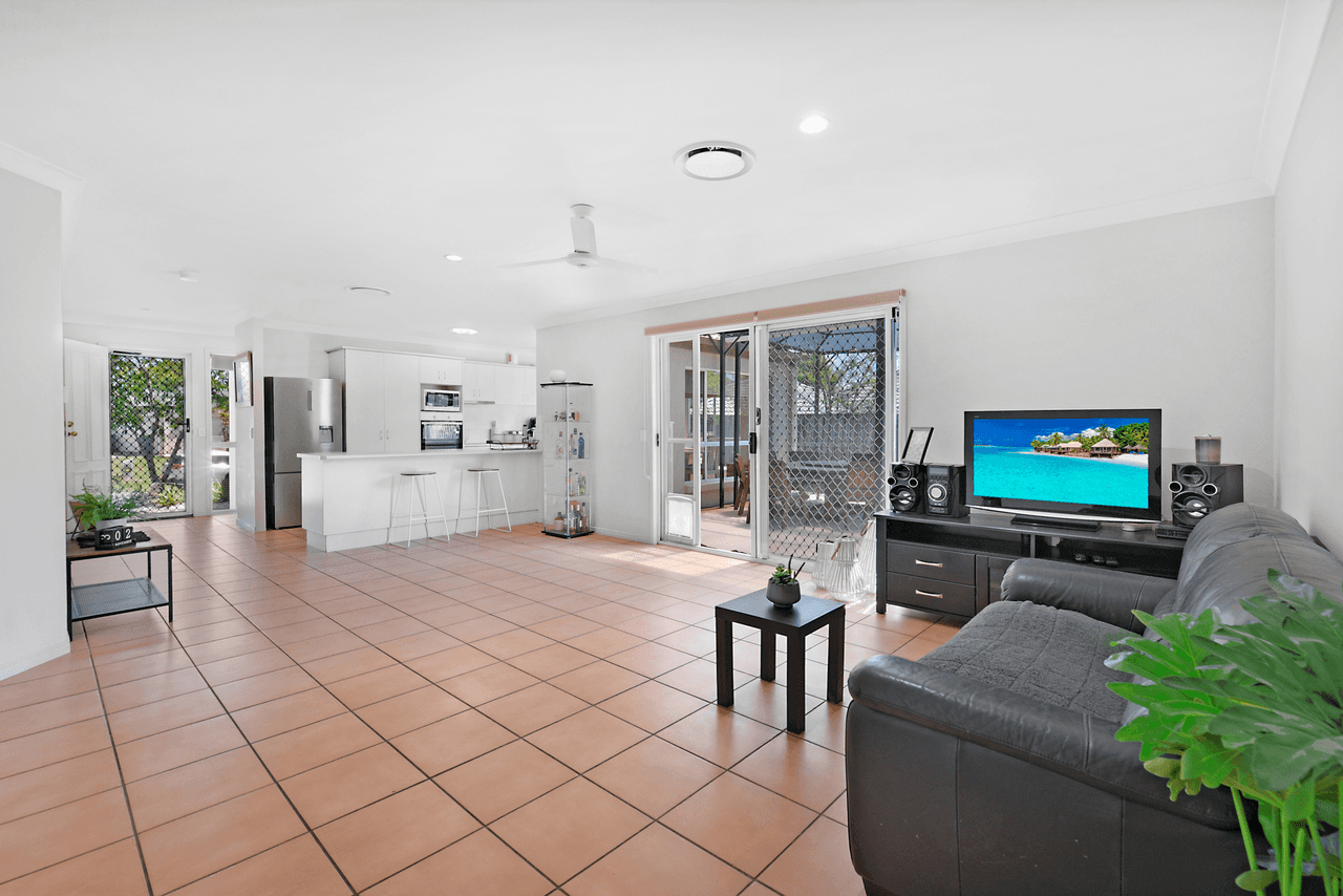 8 Trentham Court, PARKWOOD, QLD 4214