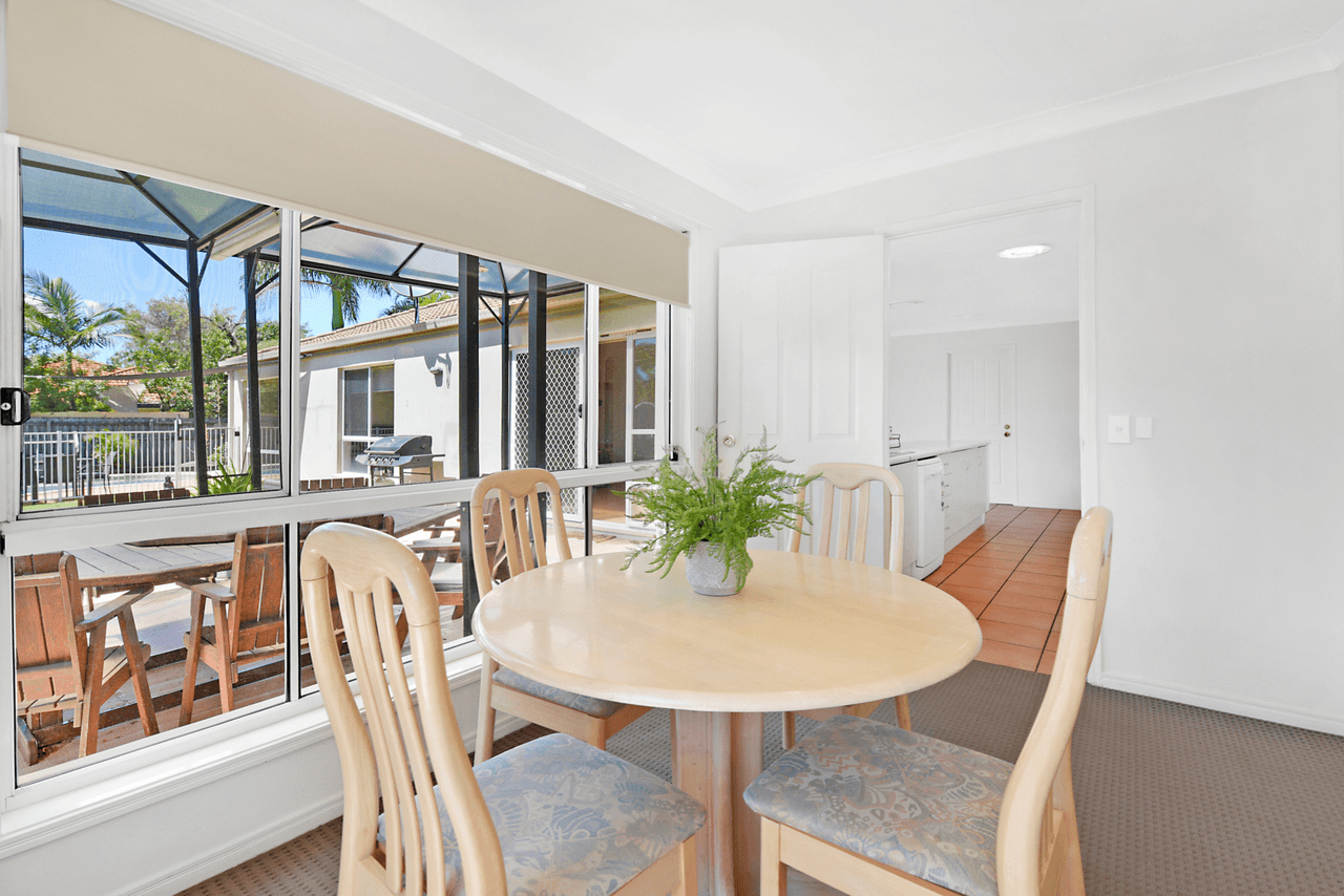 8 Trentham Court, PARKWOOD, QLD 4214