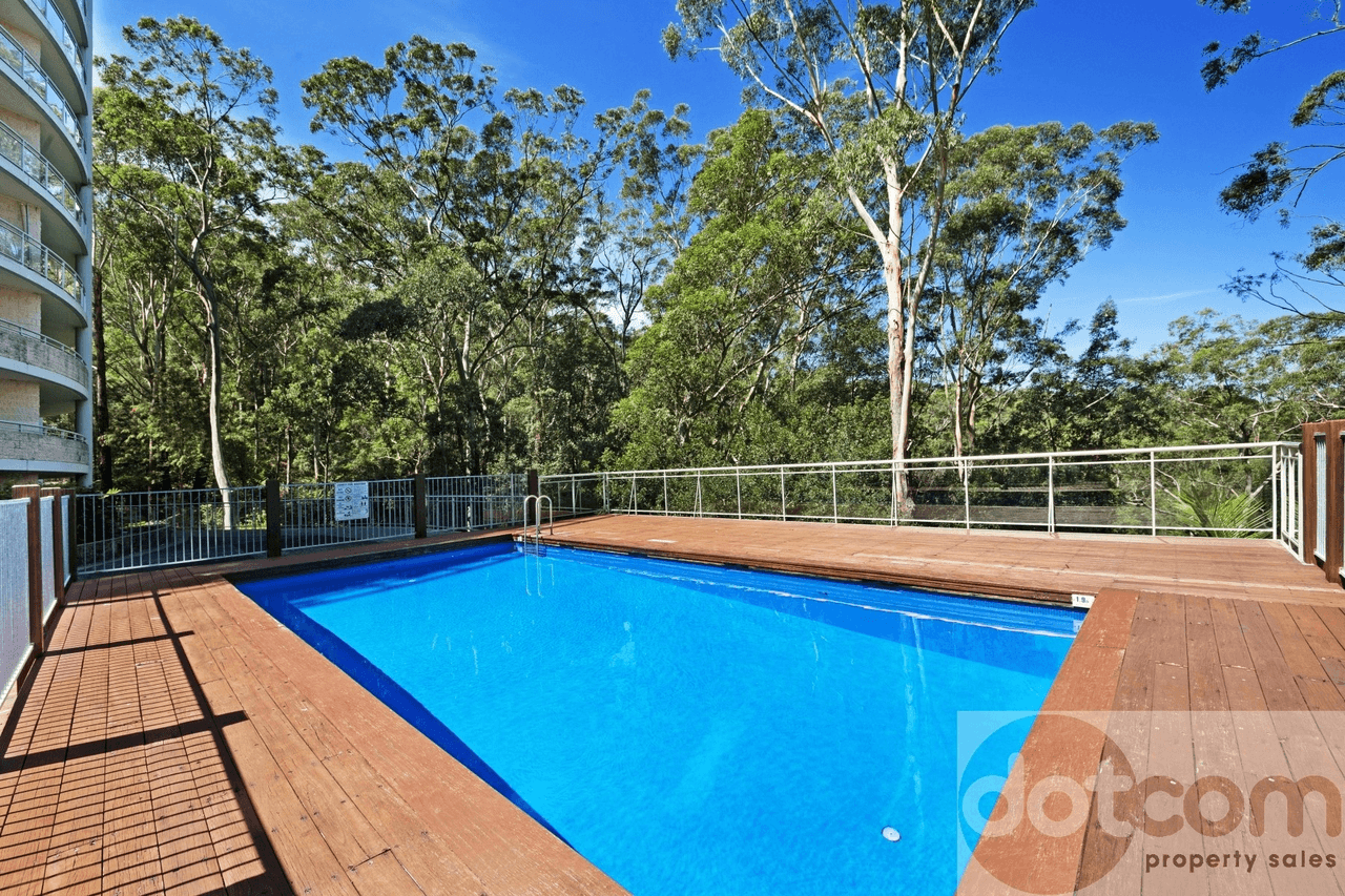 435/80 John Whiteway Drive, Gosford, NSW 2250