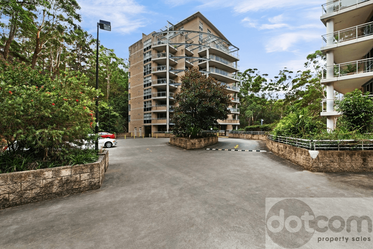 435/80 John Whiteway Drive, Gosford, NSW 2250