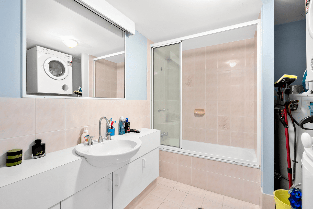 1/34-36 Chelsea Avenue, BROADBEACH, QLD 4218