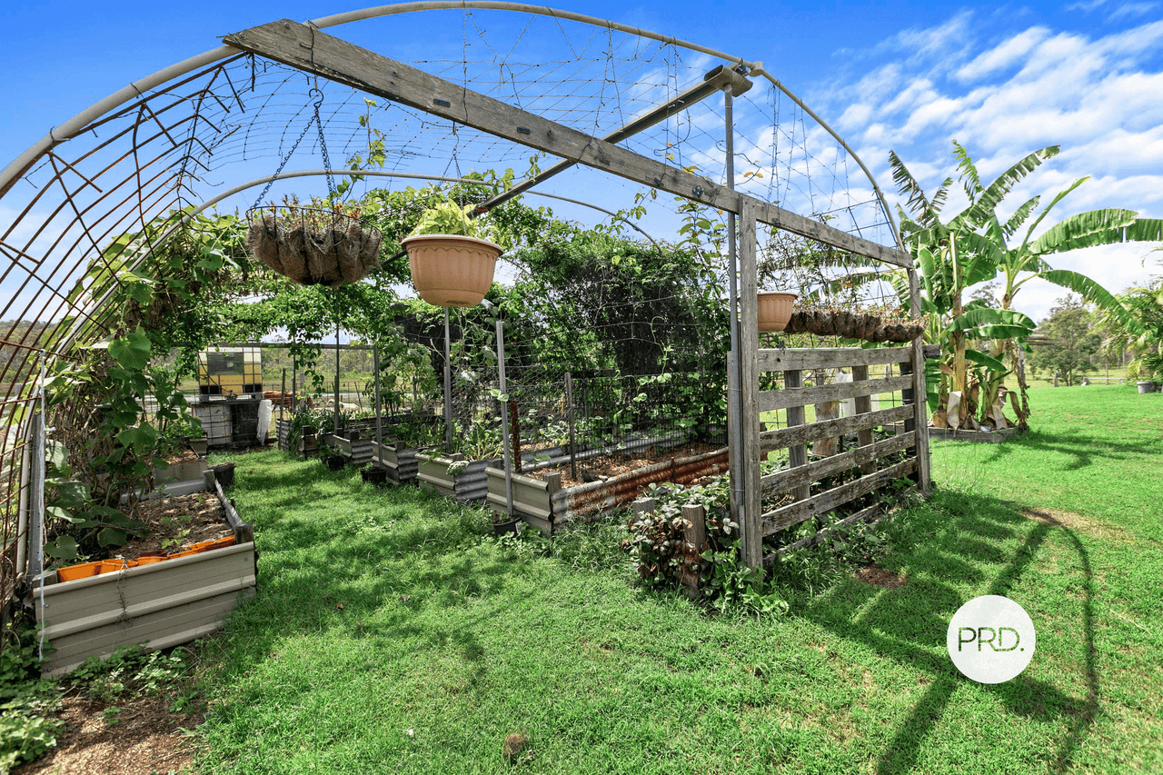 25 Eaton Street, BROOWEENA, QLD 4620