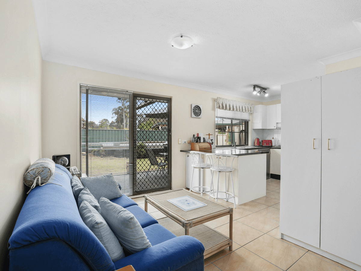 6 Gemstone Court, CARRARA, QLD 4211