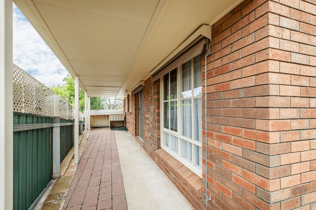 9 Brookside Court, West Albury, NSW 2640