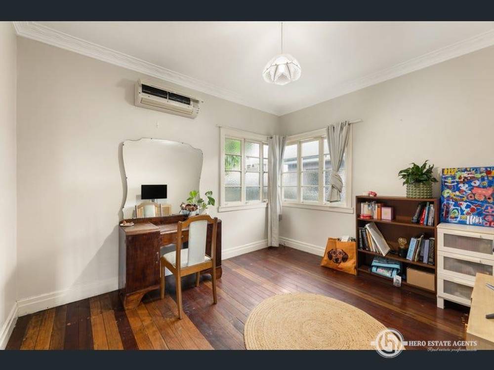 17 WEENGA STREET, GEEBUNG, QLD 4034