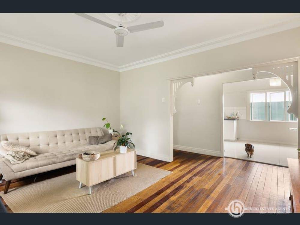 17 WEENGA STREET, GEEBUNG, QLD 4034