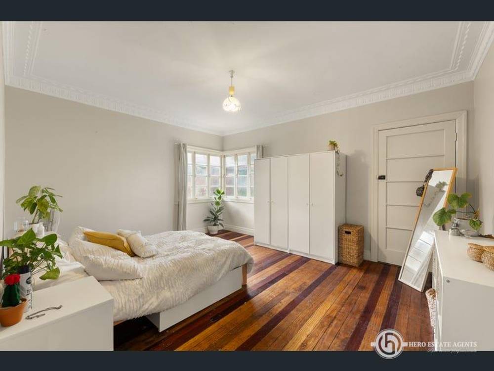 17 WEENGA STREET, GEEBUNG, QLD 4034