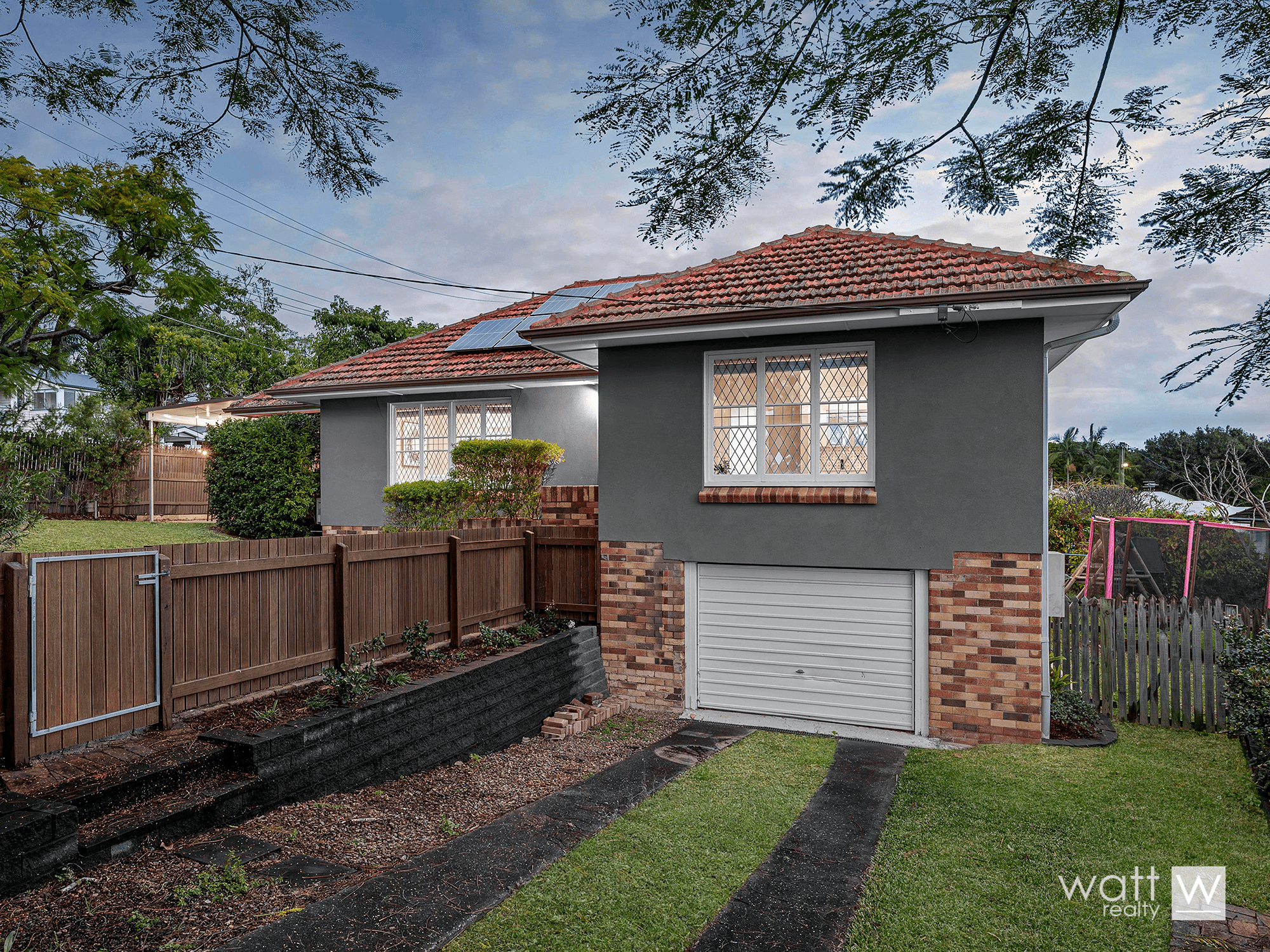 1 Roderick Street, Wavell Heights, QLD 4012