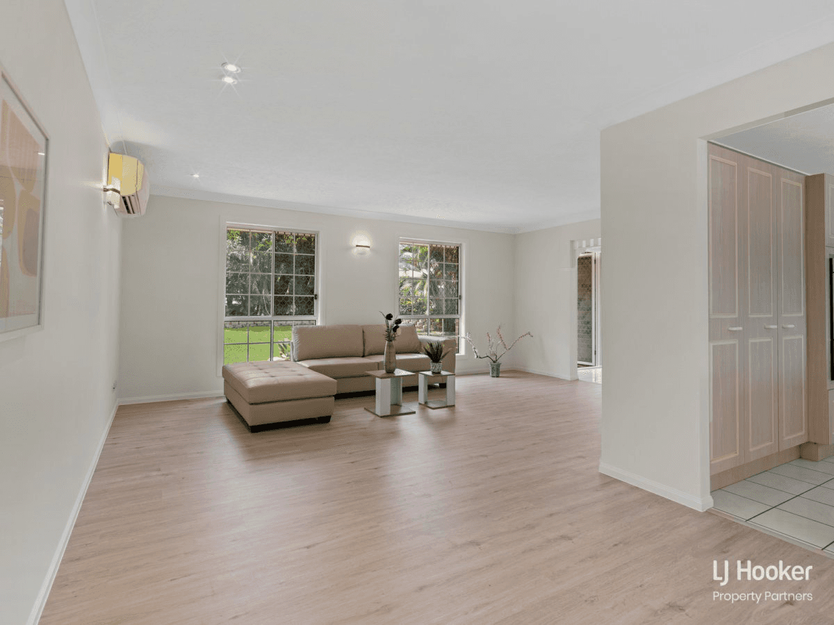 28 Solandra Crescent, CALAMVALE, QLD 4116