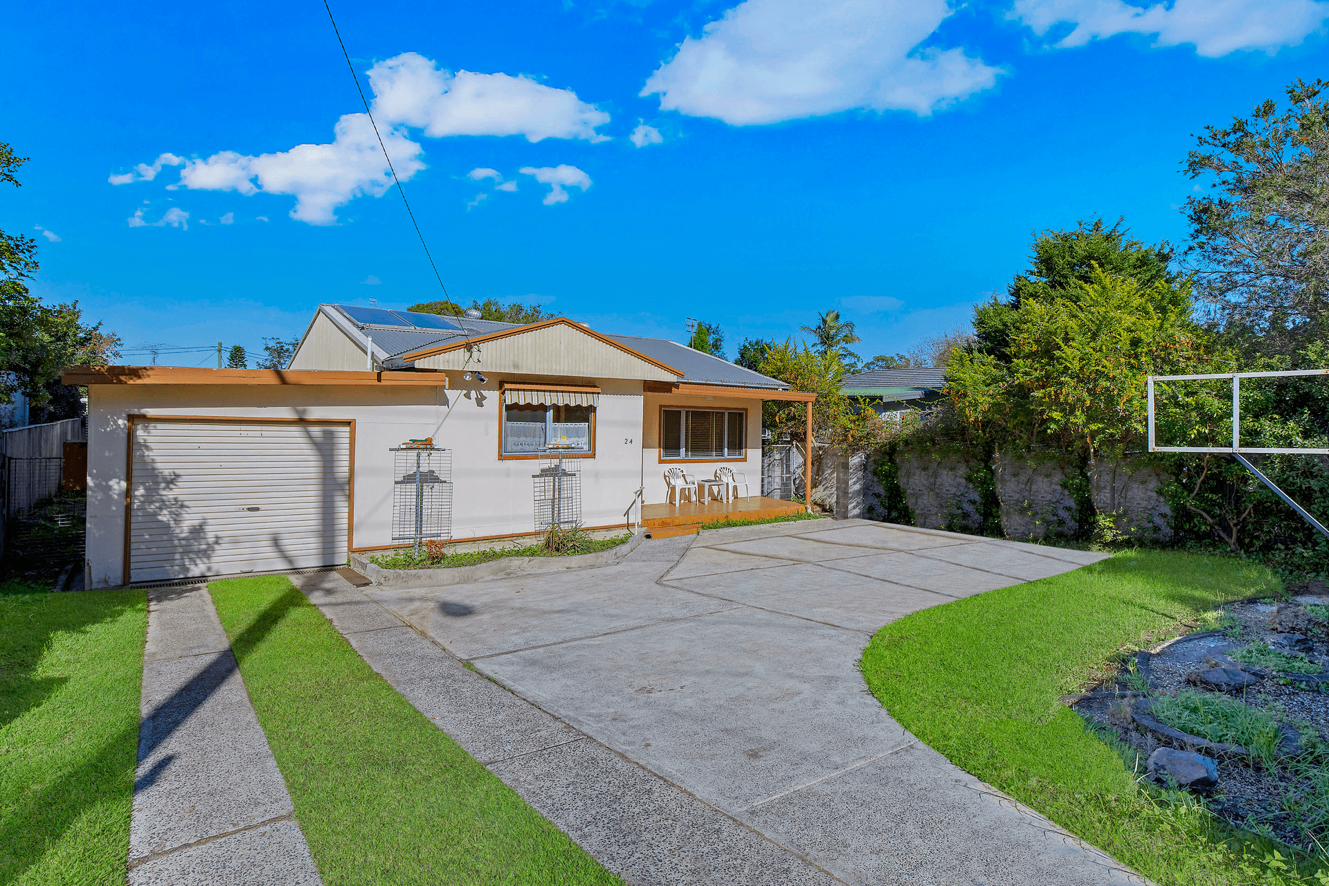 24 Avoca Drive, Kincumber, NSW 2251