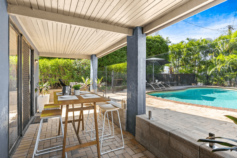 39 Wistaria Avenue, SOUTHPORT, QLD 4215