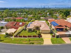 16 Quigan Terrace, HIGHLAND PARK, QLD 4211